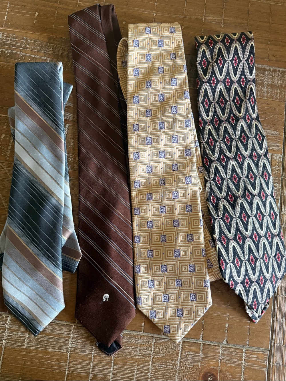 VTG Men's Classic Ties set of 4